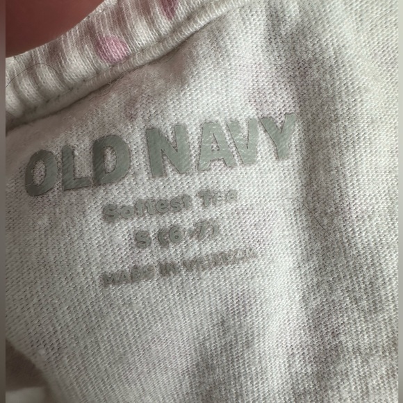 Old Navy hearts tshirt - Picture 2 of 3